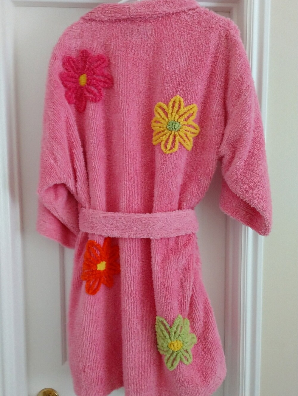 Canyon Group Robe Pink with Vibrant Flowers - Picture 2 of 3